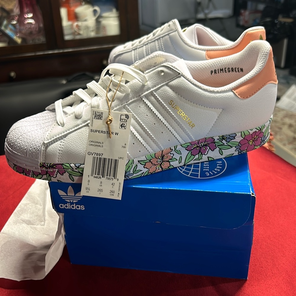 Adidas superstar bran new sneakers size 9.5
